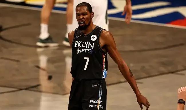 魔力宝贝私服战士职业玩法解析，坦克与输出兼备